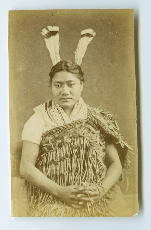 American Photo Company (Auckland) fl 1870s : [Maori portrait - Woman]