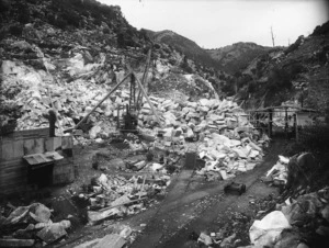 Hinge, Leslie, 1868-1942 :Kairuru Quarry