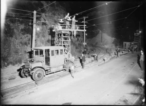 Repair of tramway power lines, Wadestown, Wellington