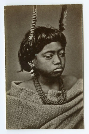 American Photo Company (Auckland) fl 1870s : [Unidentified Maori child]