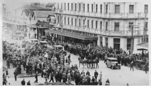 Crowd of unemployed men outside the Cambridge Hotel, Cambridge Terrace, Wellington