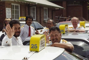 Le Kiwi Cabs taxi drivers, Ngaio, Wellington - Photograph taken by Ross Giblin