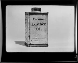 Tin of Vacuum Leather Oil