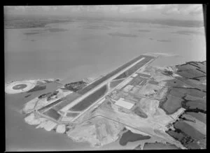 Auckland International Airport runway construction, Mangere