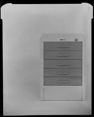 Filing cabinets and trays