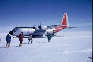 Landing on the polar plateau