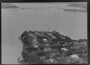 Ralph Hunter residence, possibly the one with the turret in the centre, Bayswater, Auckland