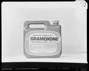 Gromaxone herbicide container