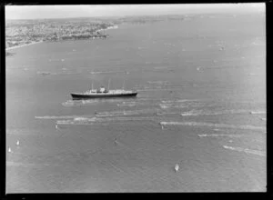 Royal Yacht Britannia arriving at Auckland