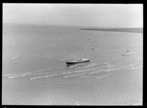 Royal Yacht Britannia arriving at Auckland