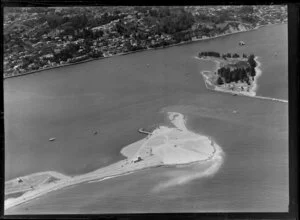 Boulder Bank and Haulashore Island, looking toward the coast, Nelson City