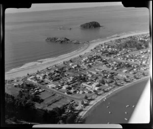 Mount Maunganui, showing surf beach, Pilot Bay and isthmus