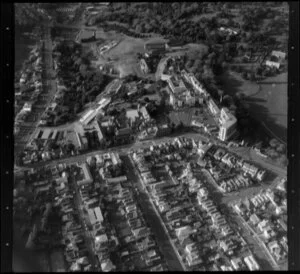 Old Auckland Public Hospital, with Park Rd and enrance to Auckland Domain, prior to the construction of the new clinical services block