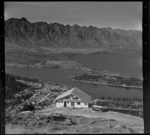 Queenstown, Lake Wakatipu and The Remarkables