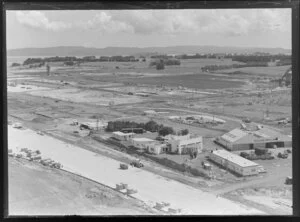 Auckland International Airport runway construction, Mangere