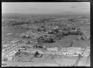 Te Rapa, Hamilton with Te Rapa Straight (road)