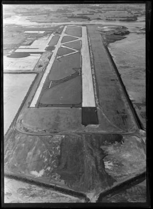 Auckland International Airport, Mangere, runway construction