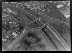 Auckland Southern Motorway, Penrose flyover