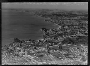 Auckland Hospital, prior to erection of Clinical Services Block and the new Auckland Medical School, with part of Auckland Domain