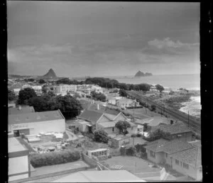 New Plymouth, looking towards Paritutu and the Sugar Loaf Islands