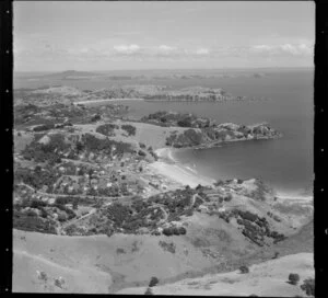 Palm Beach, Waiheke Island, Hauraki Gulf, looking towards Rangitoto Island