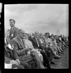 Spectators at the Royal New Zealand Aero Club pageant, Ardmore