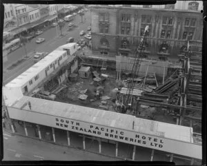 Construction of South Pacific Hotel, Queen Street, Auckland