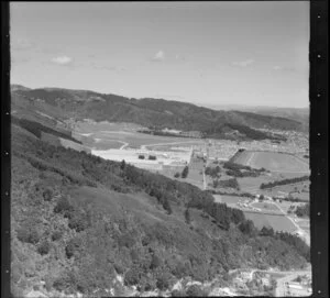 Trentham, Upper Hutt, Wallaceville Hill in foreground