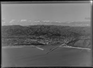 Gisborne river mouth and port, Poverty Bay