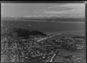 Gisborne, port and river mouth
