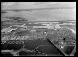 Auckland International Airport, opening day