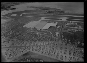 Auckland International Airport, opening day