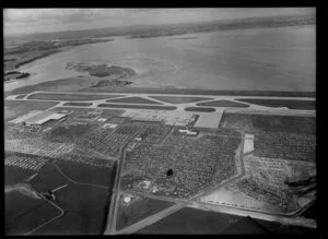 Auckland International Airport, opening day