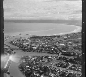 Ormond Road and Peel Street, Gisborne