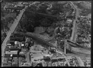 Construction of motorway by Grafton Gully, Symonds Street on left