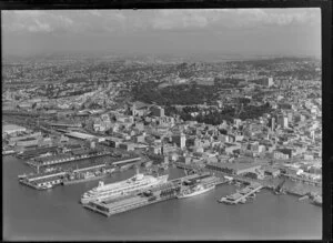 Ocean liner SS Canberra at Auckland wharf