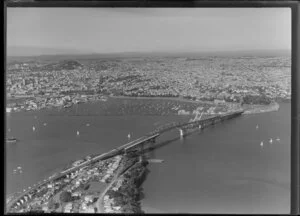 Auckland Harbour Bridge extensions with 'Nippon Clipons' and cranes