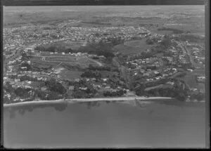 Howick, Auckland, showing beach