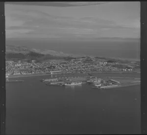 Bluff Harbour port facilities, with ships