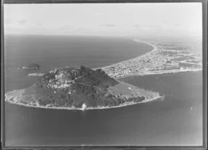 Mount Maunganui, viewed from the West.