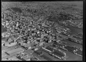 Auckland wharves and city