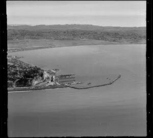 Bluff Hill Domain and Napier Port, looking towards Westshore