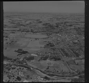 Feilding, including Feilding Racecourse and Showgrounds in the background