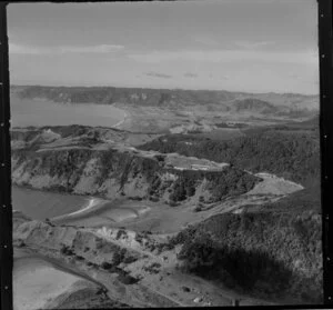 Onepoto Bay and Hicks Bay Motel, with Te Araroa in the background, Gisborne District