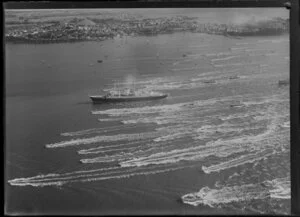 Royal Yacht Britannia entering Auckland Harbour