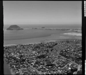 Tauranga, including The Mount in the background