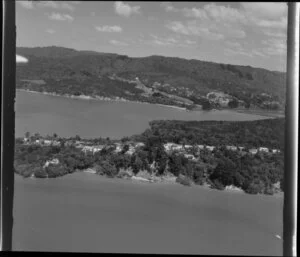 Taumatarea Point, Laingholm (foreground) and Parau (centre), Waitakere, Auckland