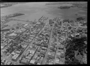 Auckland City and wharves in the background