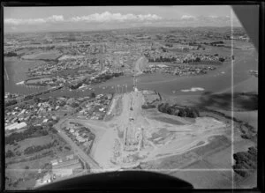 Construction of road and bridge over Tamaki River, Panmure, Auckland