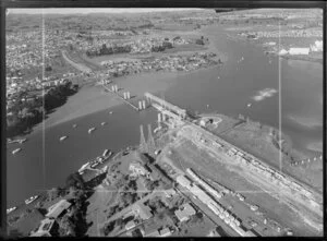 Construction of Panmure to Pakuranga bridge, for Auckland Regional Authority